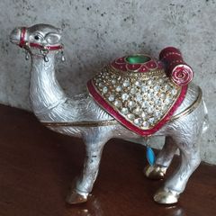 Vintage collectible metal and enamel trinket box "Camel".