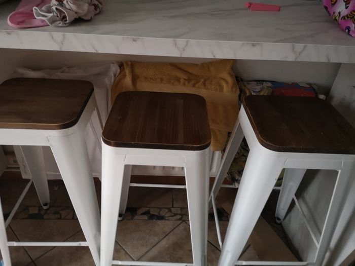 Barstools x2 or kitchen breakfast bar