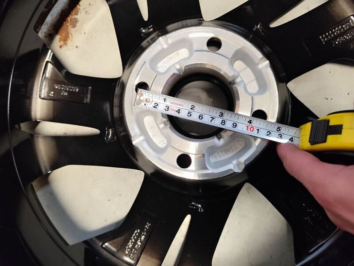 Peugeot 208 alloy wheel