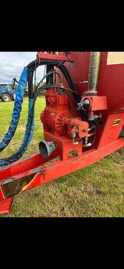 Slurry tanker