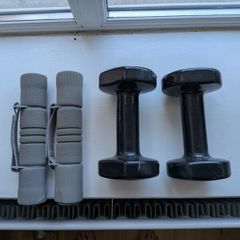 2 Sets of Dumbbells, 2 kg and 5 kg Pairs