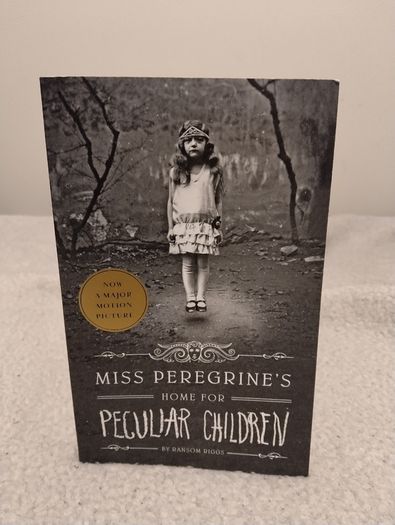 Miss Peregrine's Home for Peculiar Children by Ransom Riggs