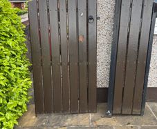 Gate