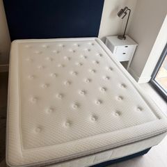 EZ Living 'Rian Therapeutic 5000' Mattress - King Size (Like New - NO OFFERS)