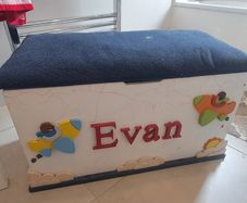toy box personlised can be cleaned up and covered
