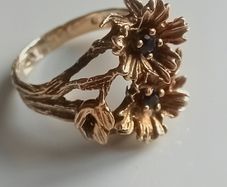 Vintage 9ct gold sapphire flower cluster ring - size M
