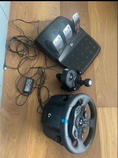 Logitech G923 Trueforce Steering Wheel + Pedals + Gear Shifter