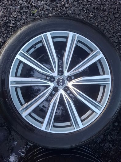 21" Genuine Audi Q8 S Line Alloys with tyres