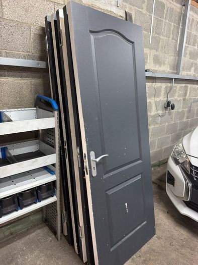 6 wooden doors