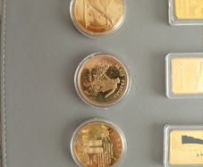 fake gold replic