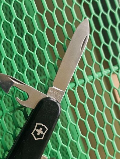 Vintage Elinox Victorinox Standard Discontinued Model Collectable 91mm Swiss Army Knife with Display Stand