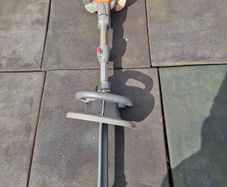Husqvarna 322LD mid reach hedge trimmer