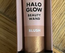 Elf Halo Glow Beauty Wand blush