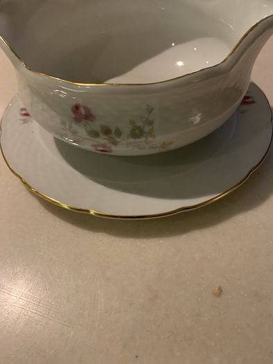 Rare Royal Thun gravy /sauce boat