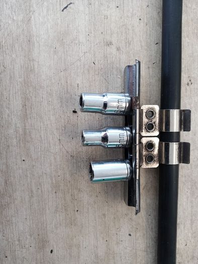 Long flexible socket driver