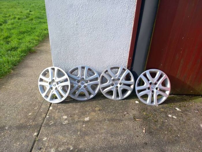 4 wheel trims opel astra 16 inch