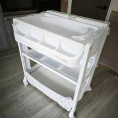 Belle Baby Changing Unit & Bath- Great Condition