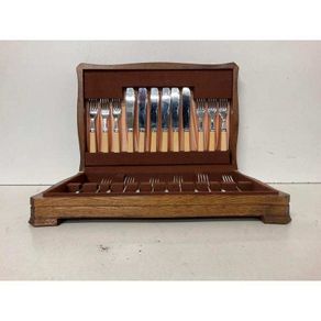 Antique canteen of fish cutlery