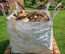 Bulk bag holding frame