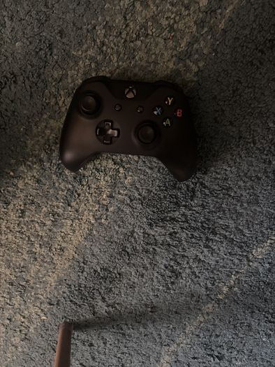 Black Xbox one wireless controller