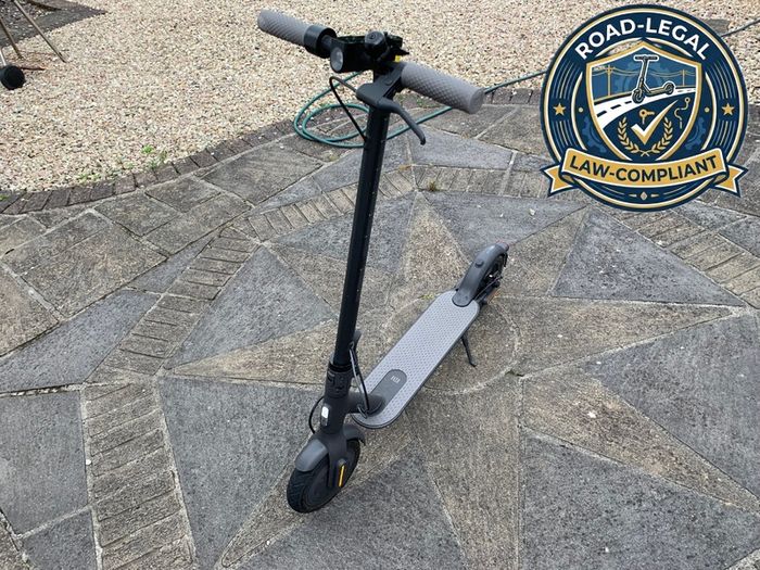 Xiaomi Ninebot 1S Like New Road Legal Electric scooter