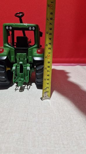 Bruder John Deere 6920  toy tractor in 1:16 scale