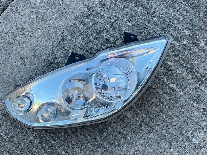 Opel Movano drivers side headlamp