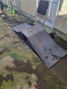 Skateboard Ramp with 2 x skateboards