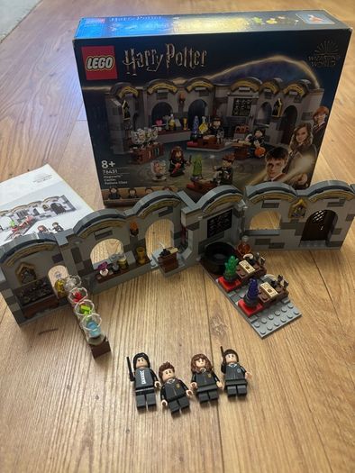 Lego Harry Potter Potions Class 76431 - Complete