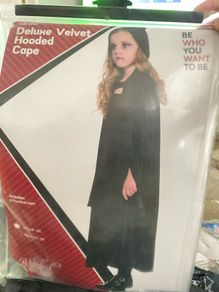 Black velvet cape 8-10yrs