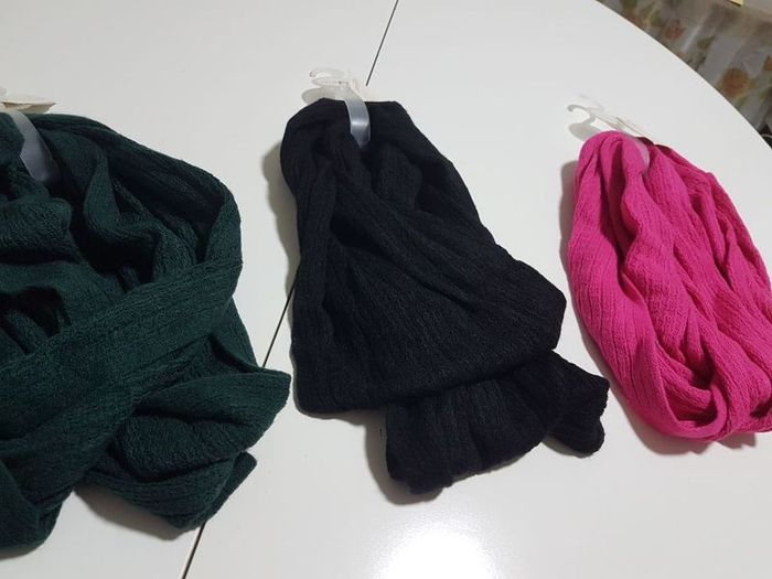 Supersoft Snoods Green / Pink Brand New /Gift