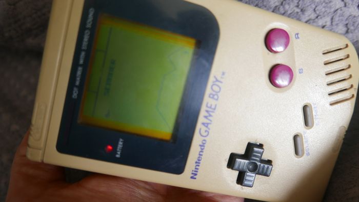 Nintendo Game Boy Launch Edition (works well)
