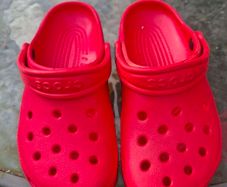 kids crocs