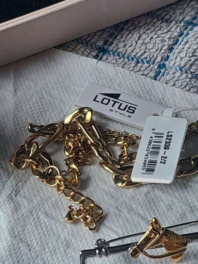 lot of jewellery