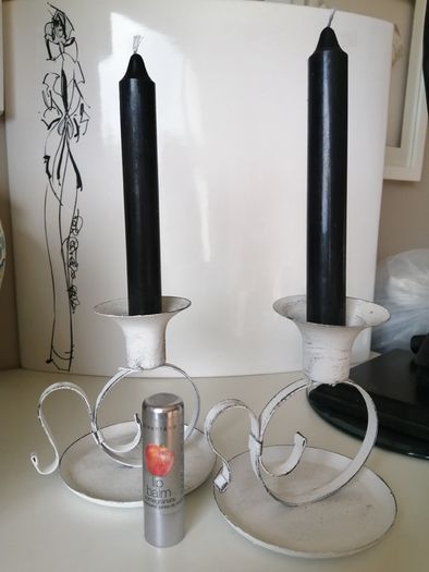 2 Candle Holders