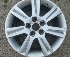 1 x Genuine Audi A4 B8 17'' Alloy Wheel - Delivery