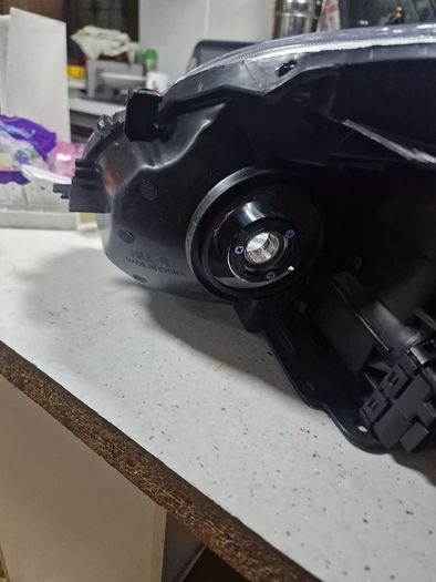 2010 toyota prius driver side headlight headlamp light