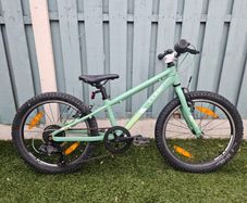 Cube Acid Race 200