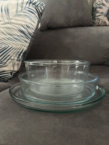 Set of 3 Pyrex Dishes