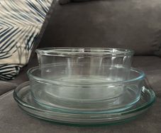 Set of 3 Pyrex Dishes