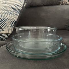 Set of 3 Pyrex Dishes