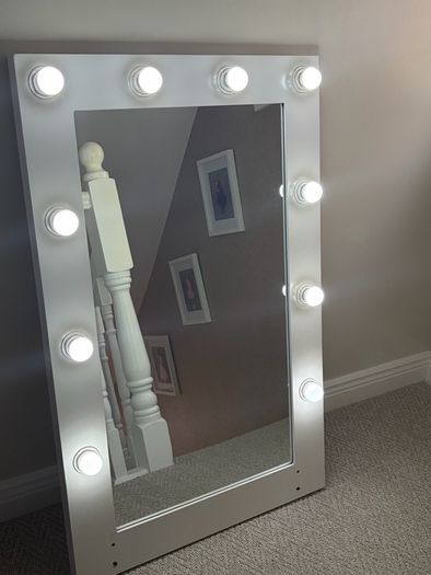 hollywood style mirror