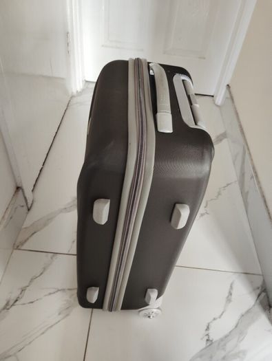 cabin size suitcase