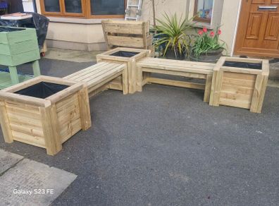 Corner Bench with Planters