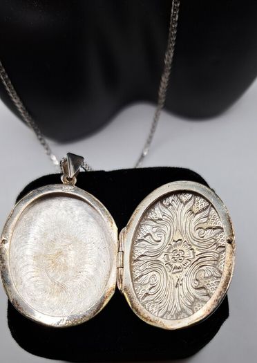 Vintage sterling silver locket necklace