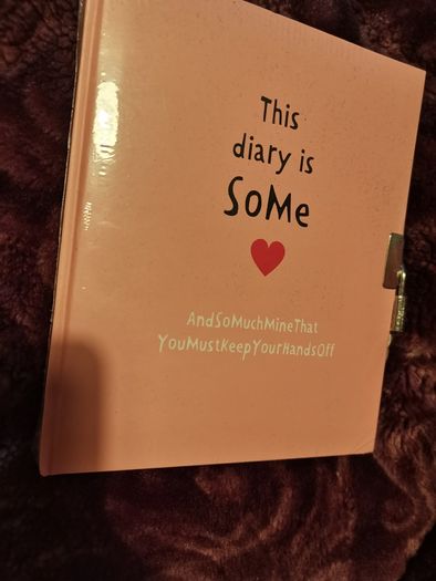 Notebook with locker