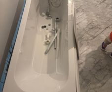 Bath tub