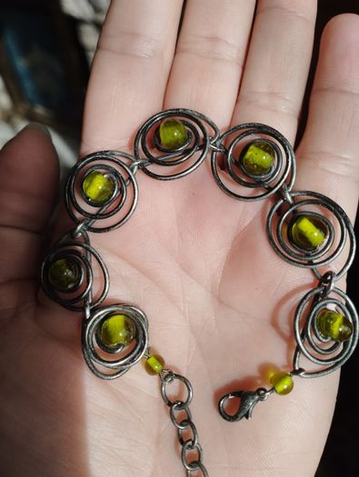 Vintage Twisted Bracelet with Green Glass Beads Inserts.