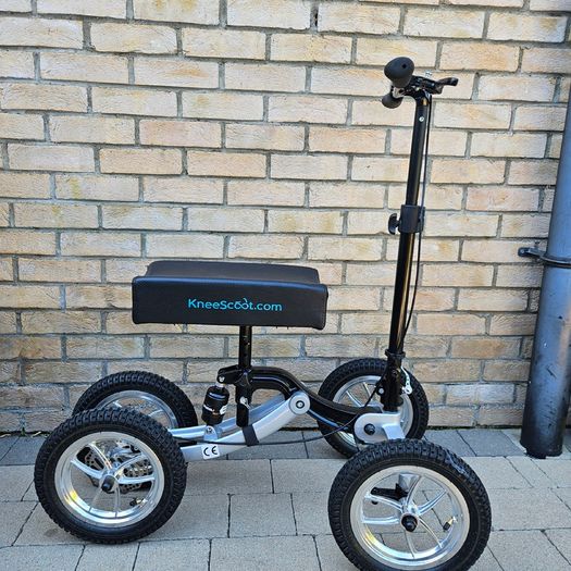 Knee scooter