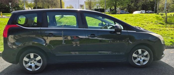 Peugeot 5008 7 Seater Diesel Car/ Estate